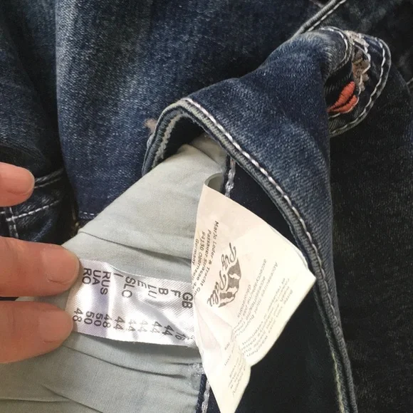 Stretch Denim Embroidered Shorts 12“inseam from Austria, Size EU42, US12 - Picture 5 of 7